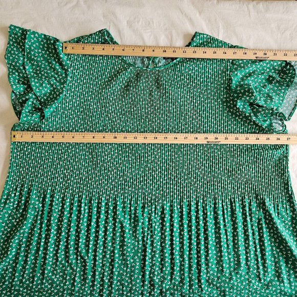 Adrianna Papell Tiered Flutter SS Green Ditsy Floral Print Top Plus Womens 2X - Picture 8 of 14